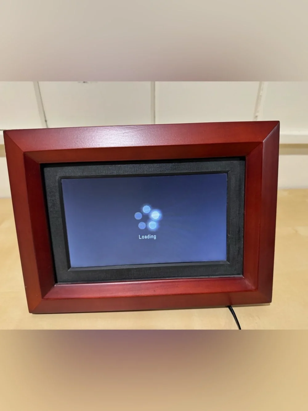 GiiNii 7” Digital Photo Frame with Cherry Wood Finish